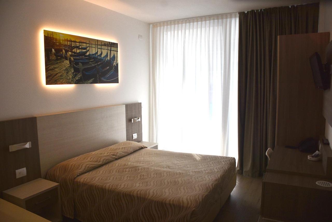 Hotel Montreal Bibione Buitenkant foto